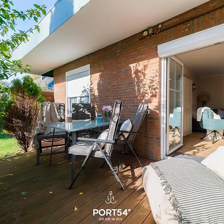 Apartment Deck 3 *